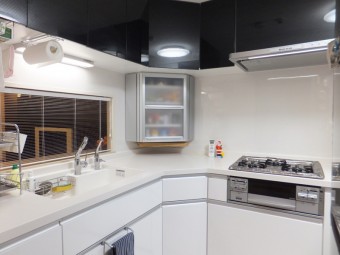 コーナーを有効利用したシステムキッチン コーナーを有効利用したシステムキッチン